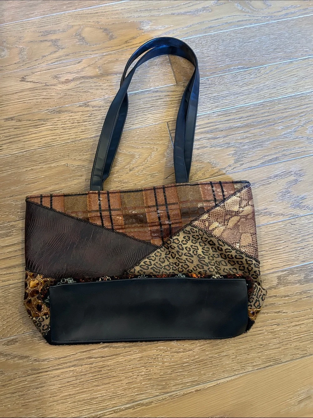NWOT small sachtel patterned bag